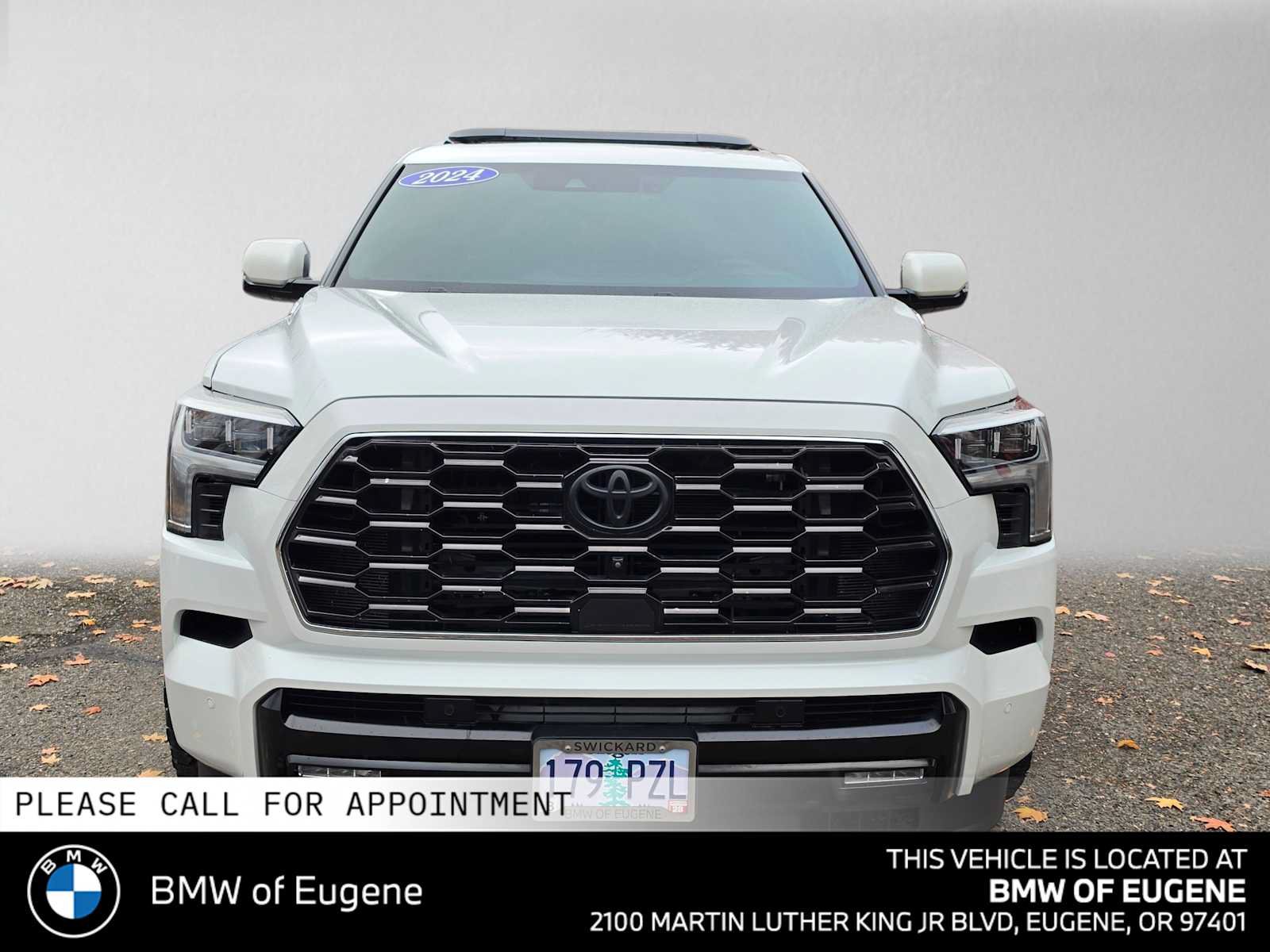 Used 2024 Toyota Sequoia Platinum AWD/4WD image 8