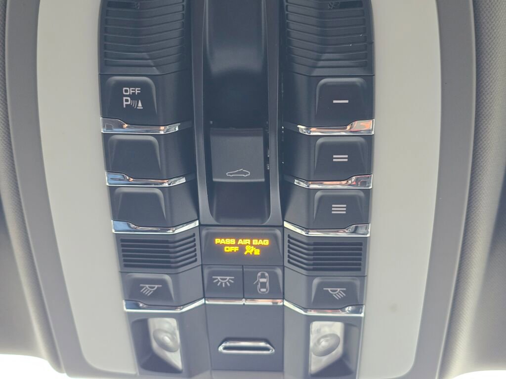 Used 2012 Porsche Panamera image 30