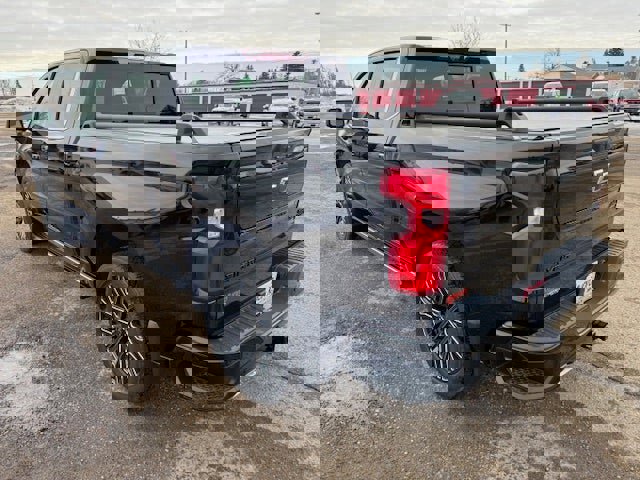 Used 2022 Chevrolet Silverado 1500 High Country w/ Technology Package image 5