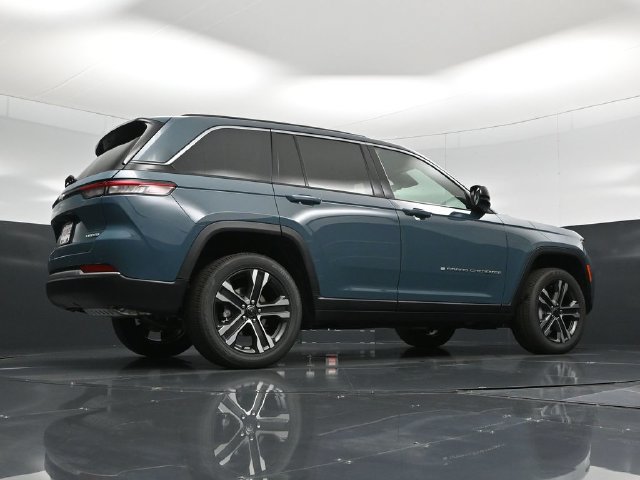 New 2027 Jeep Grand Cherokee Limited w/ Trailer Tow Package AWD/4WD image 58