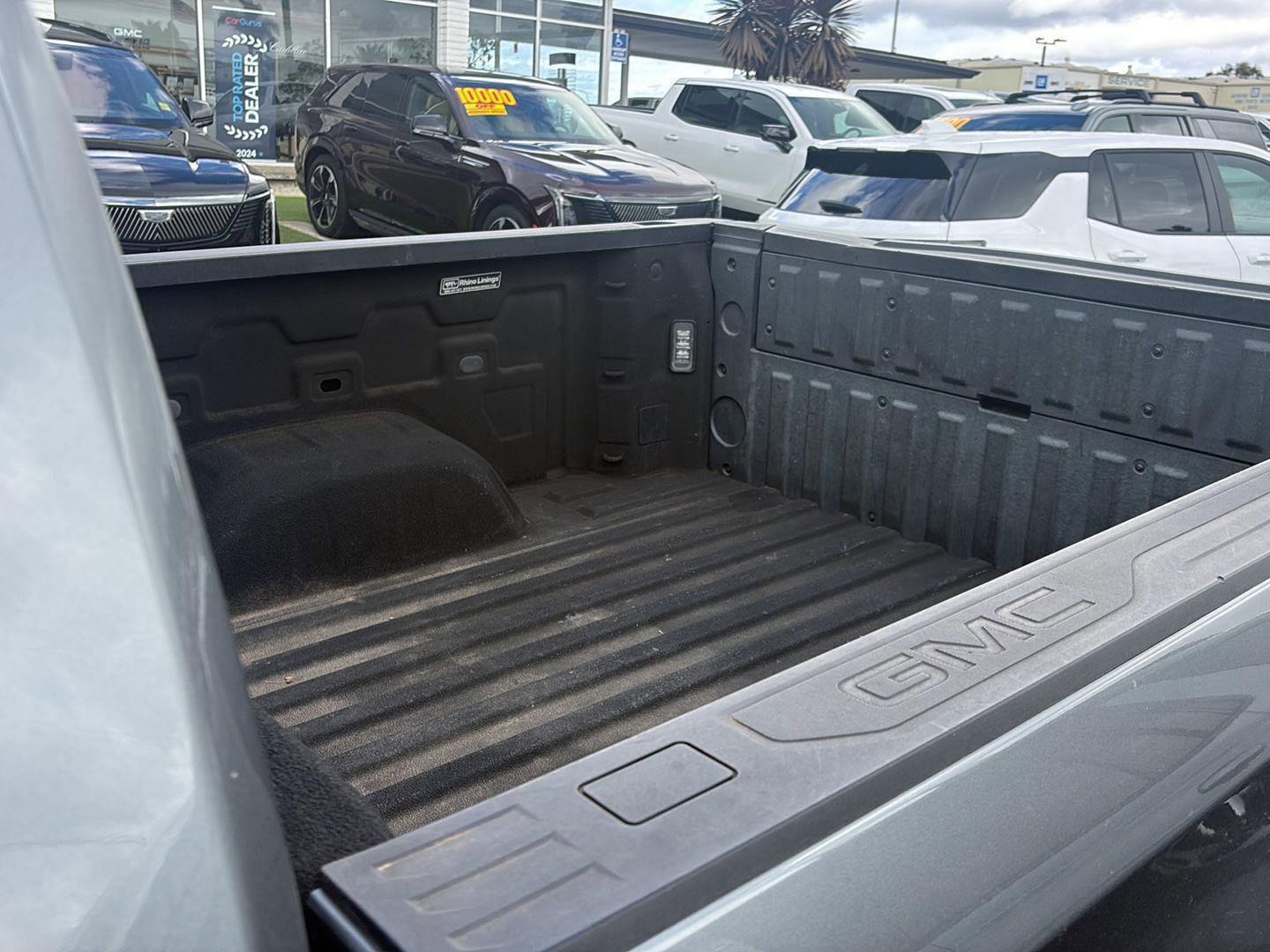 Used 2021 GMC Sierra 1500 Elevation w/ X31 Off-Road Package AWD/4WD image 8