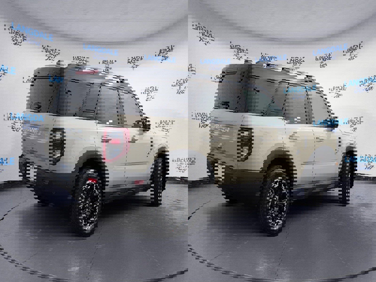 New 2025 Ford Bronco Sport Outer Banks image 4