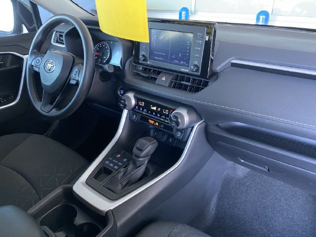 Used 2021 Toyota RAV4 XLE AWD/4WD image 13