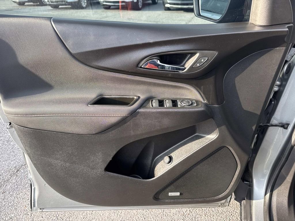 Used 2023 Chevrolet Equinox RS w/ RS Leather Package image 18