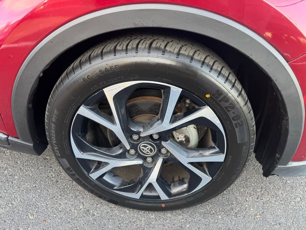 Used 2018 Toyota C-HR XLE image 8