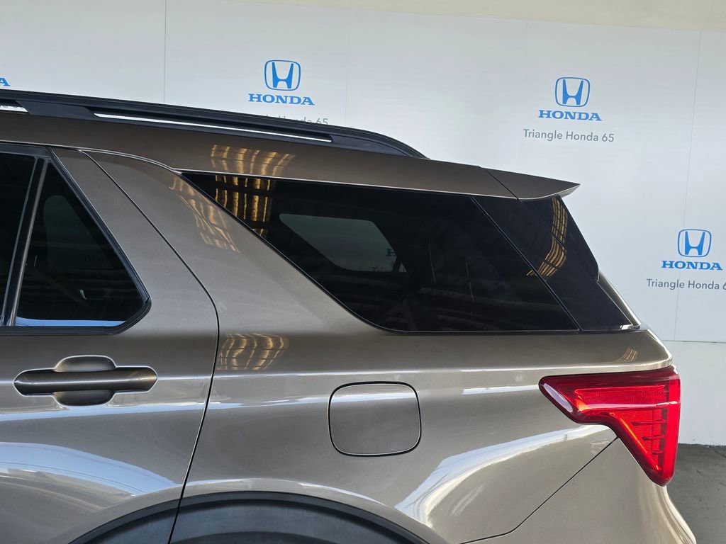 Used 2021 Ford Explorer XLT image 47