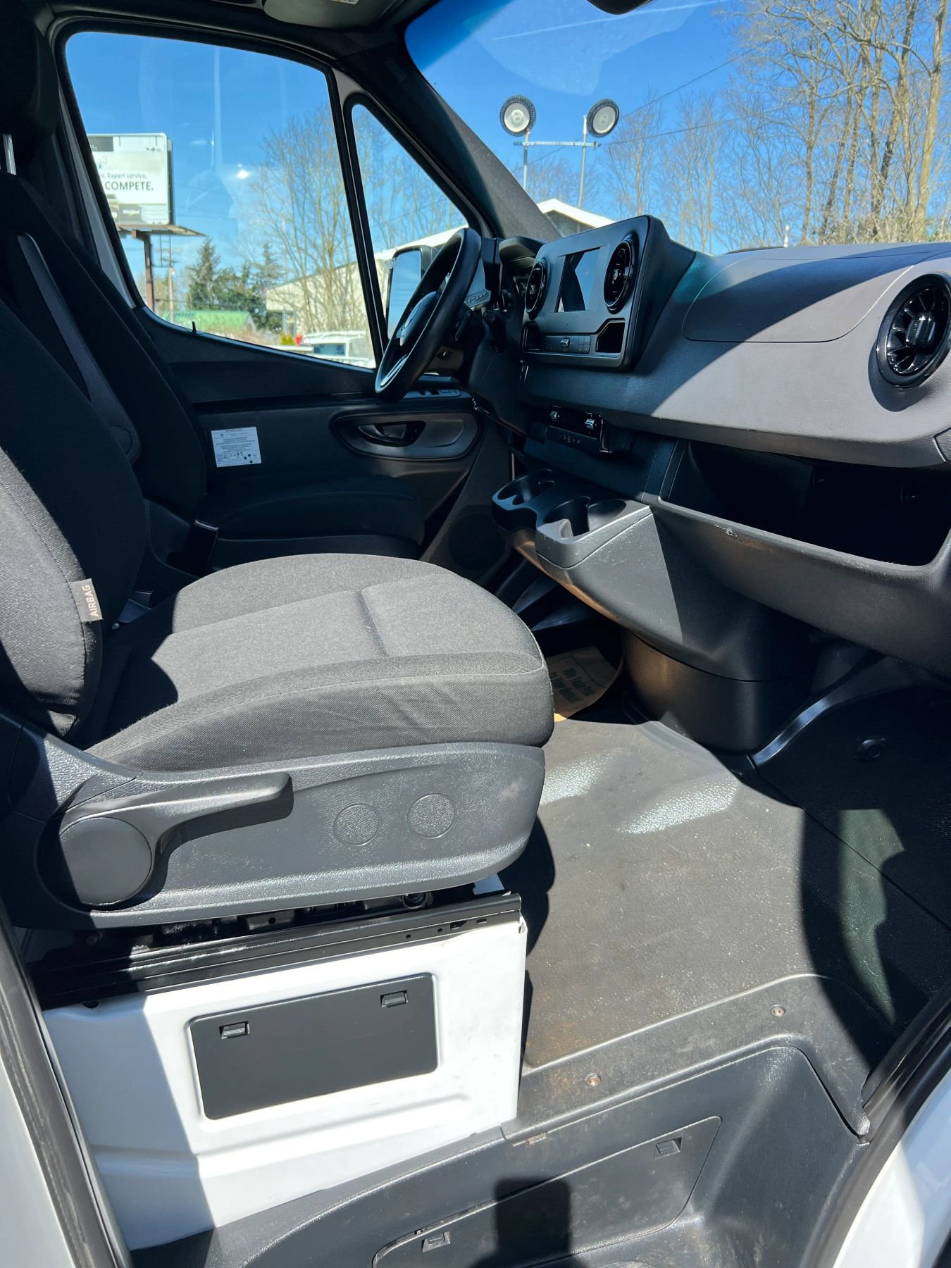 Used 2019 Freightliner Sprinter 3500 w/ Premium Package image 12