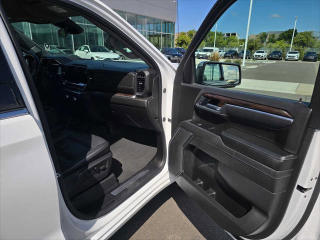 Used 2025 GMC Sierra 1500 SLT RWD image 11