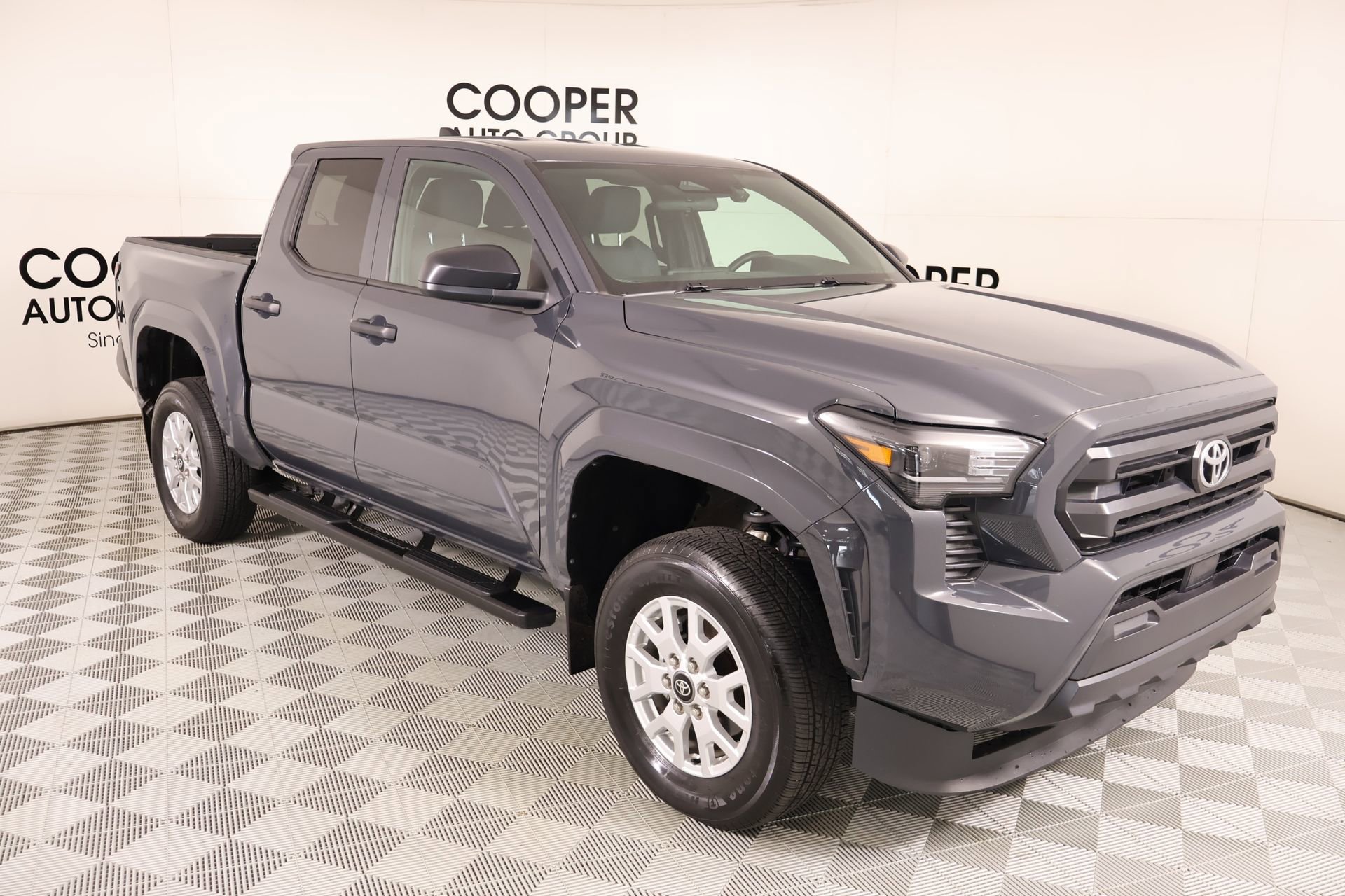 Used 2024 Toyota Tacoma SR image 1