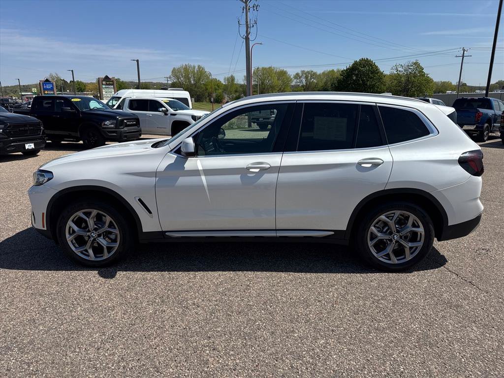 Used 2024 BMW X3 xDrive30i AWD/4WD image 2