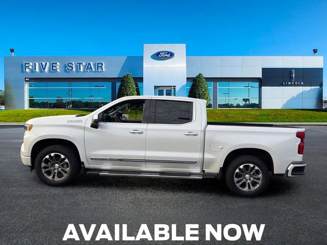 Used 2024 Chevrolet Silverado 1500 High Country w/ Technology Package AWD/4WD image 4