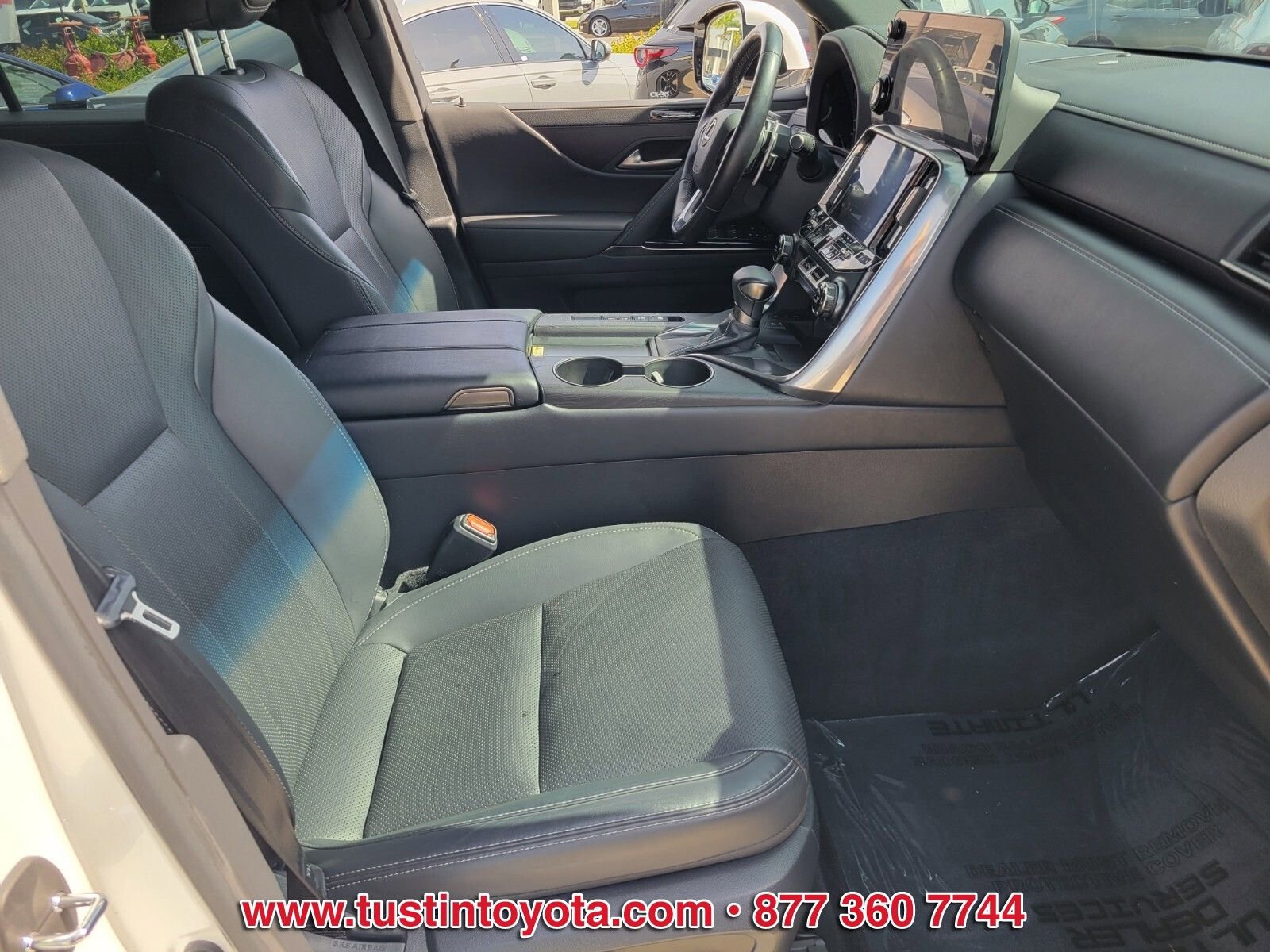 Used 2024 Lexus LX 600 600 Premium w/ Interior Upgrade Package image 15