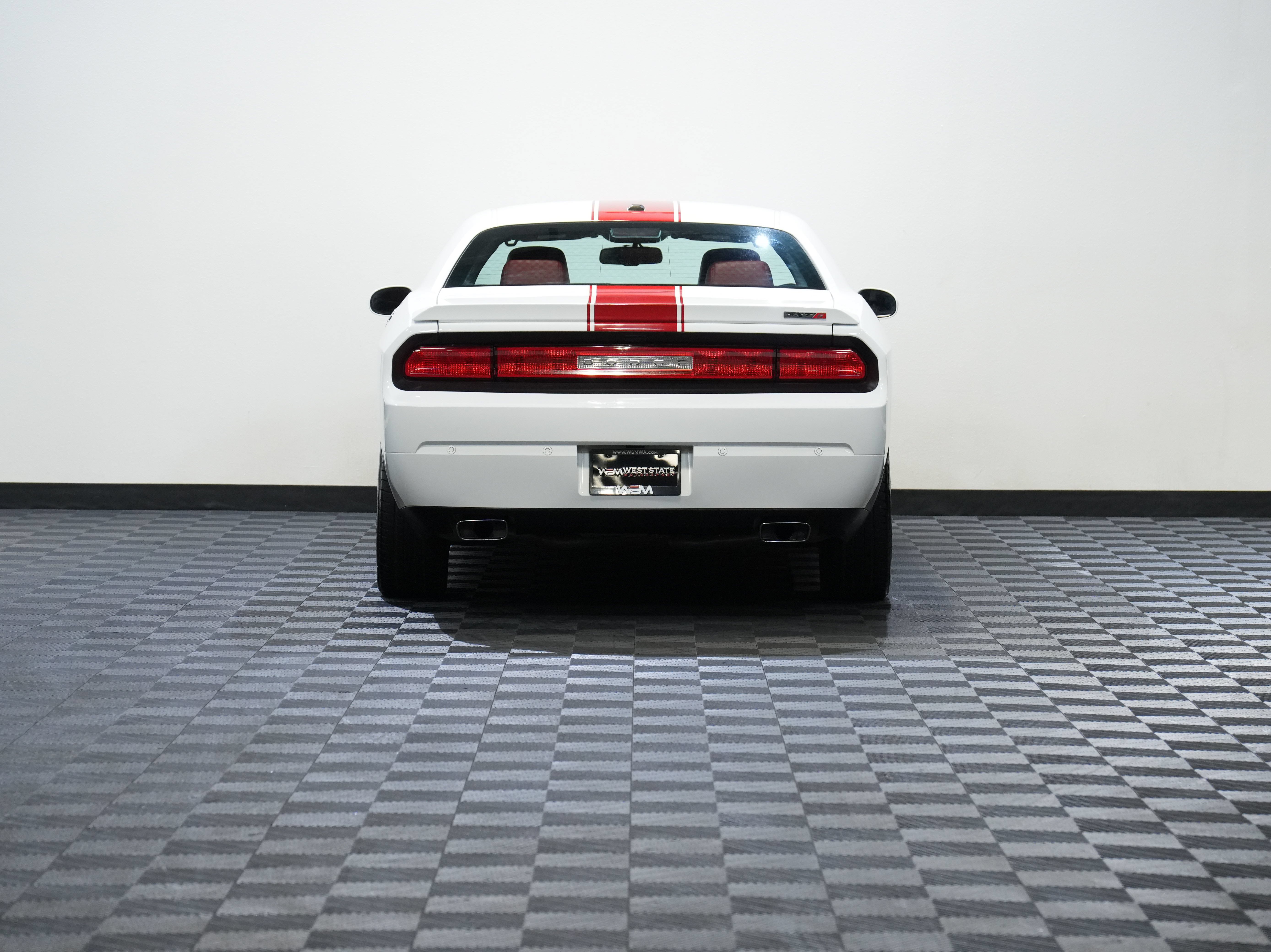 Used 2014 Dodge Challenger SXT RWD image 7