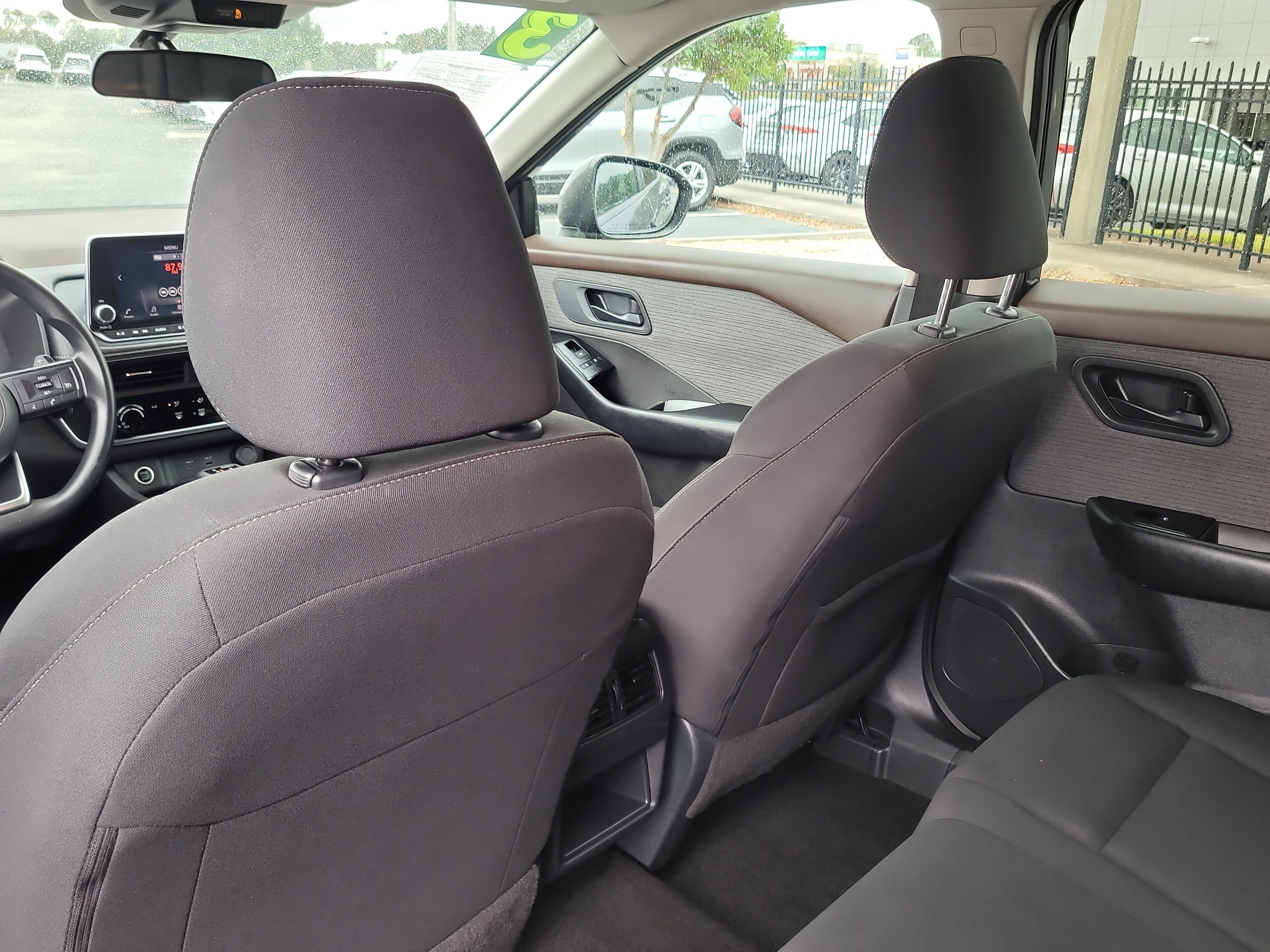 Used 2023 Nissan Rogue S image 13