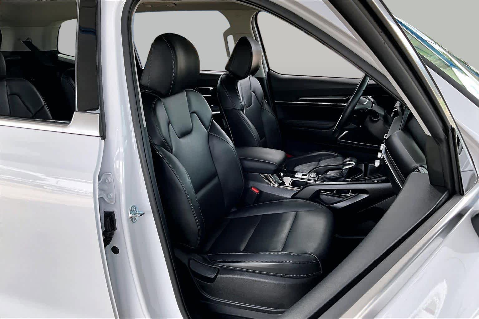 Used 2025 Kia Telluride S FWD image 9