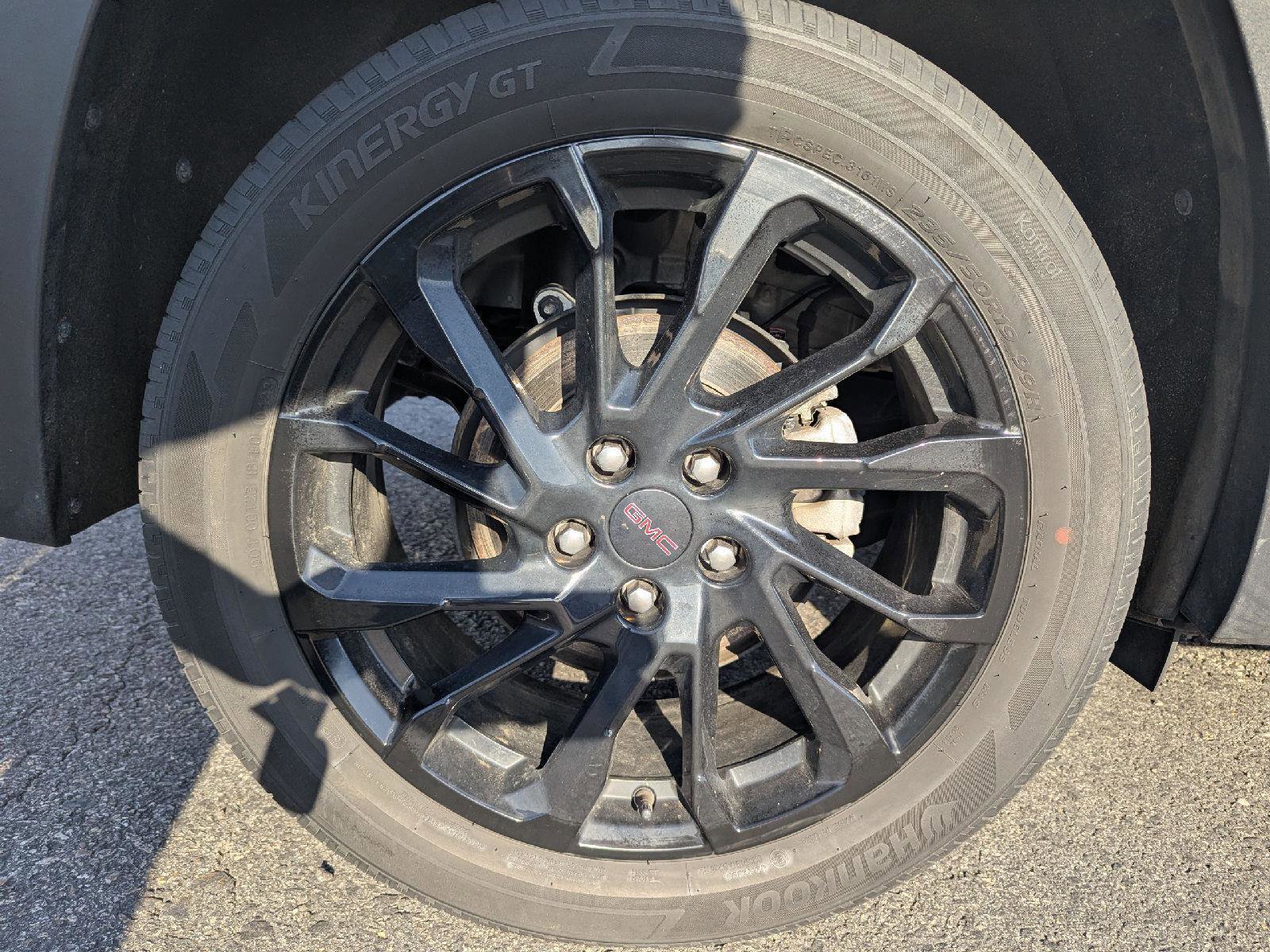 Used 2023 GMC Terrain SLE w/ Elevation Edition AWD/4WD image 12