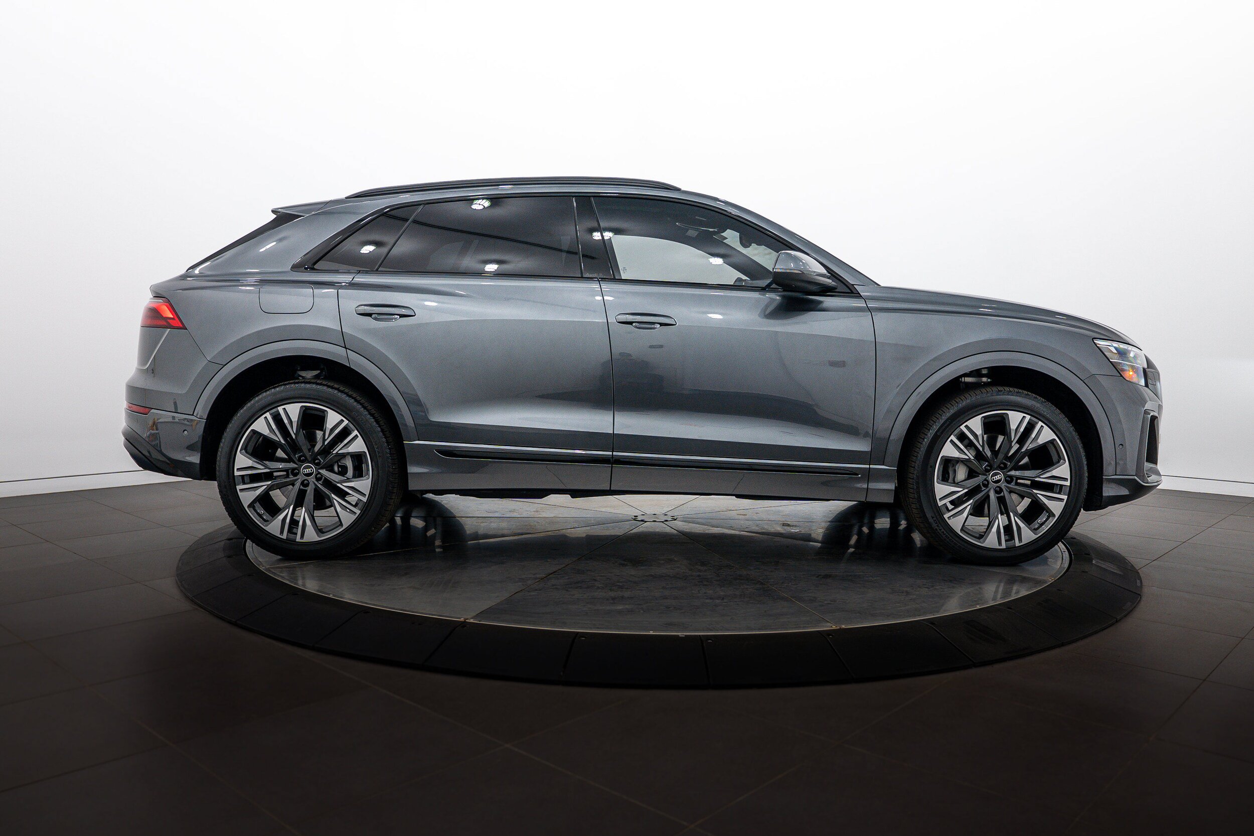 Certified 2025 Audi Q8 Premium Plus AWD/4WD image 3