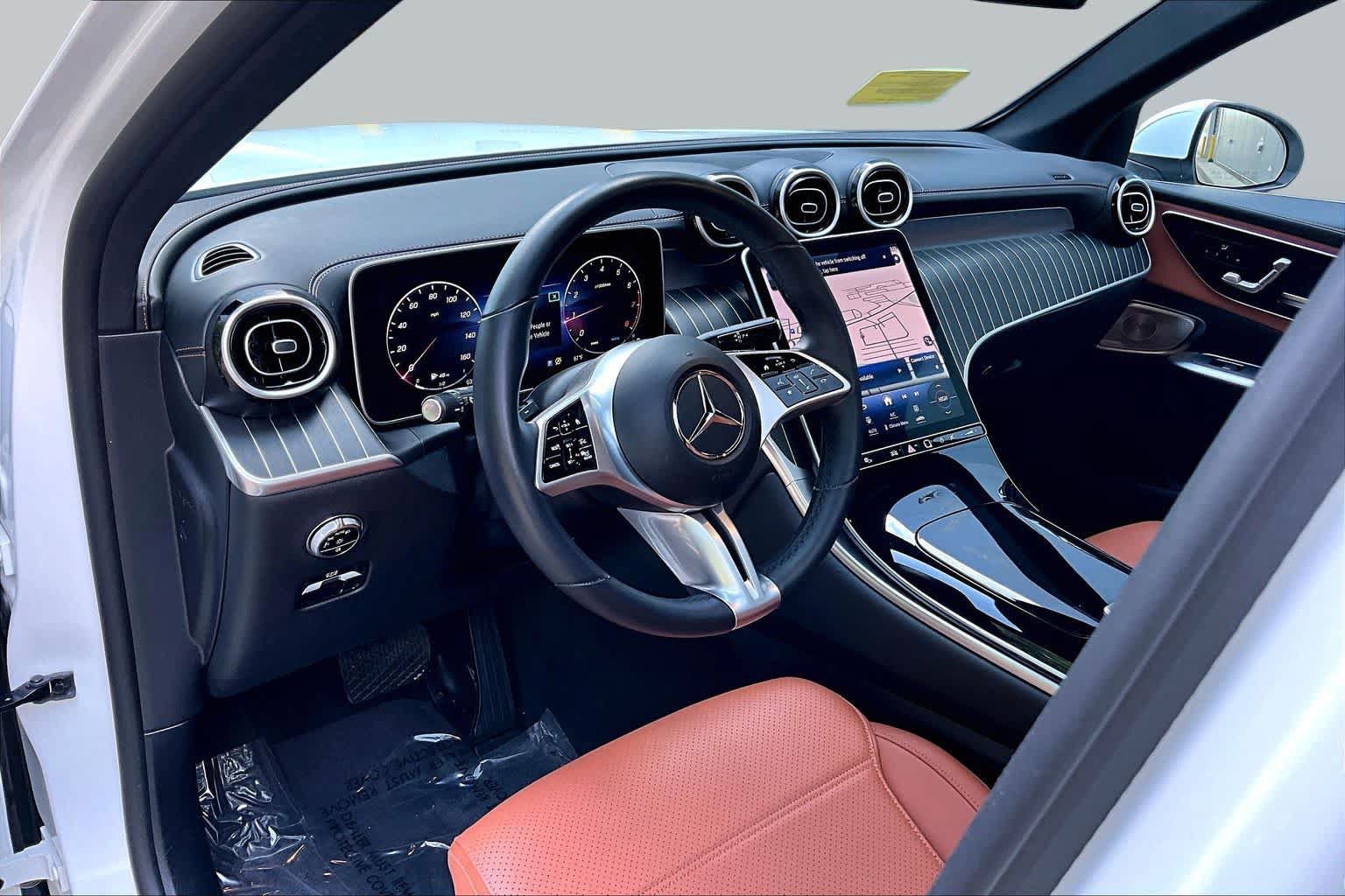 Used 2023 Mercedes-Benz GLC 300 4MATIC image 17