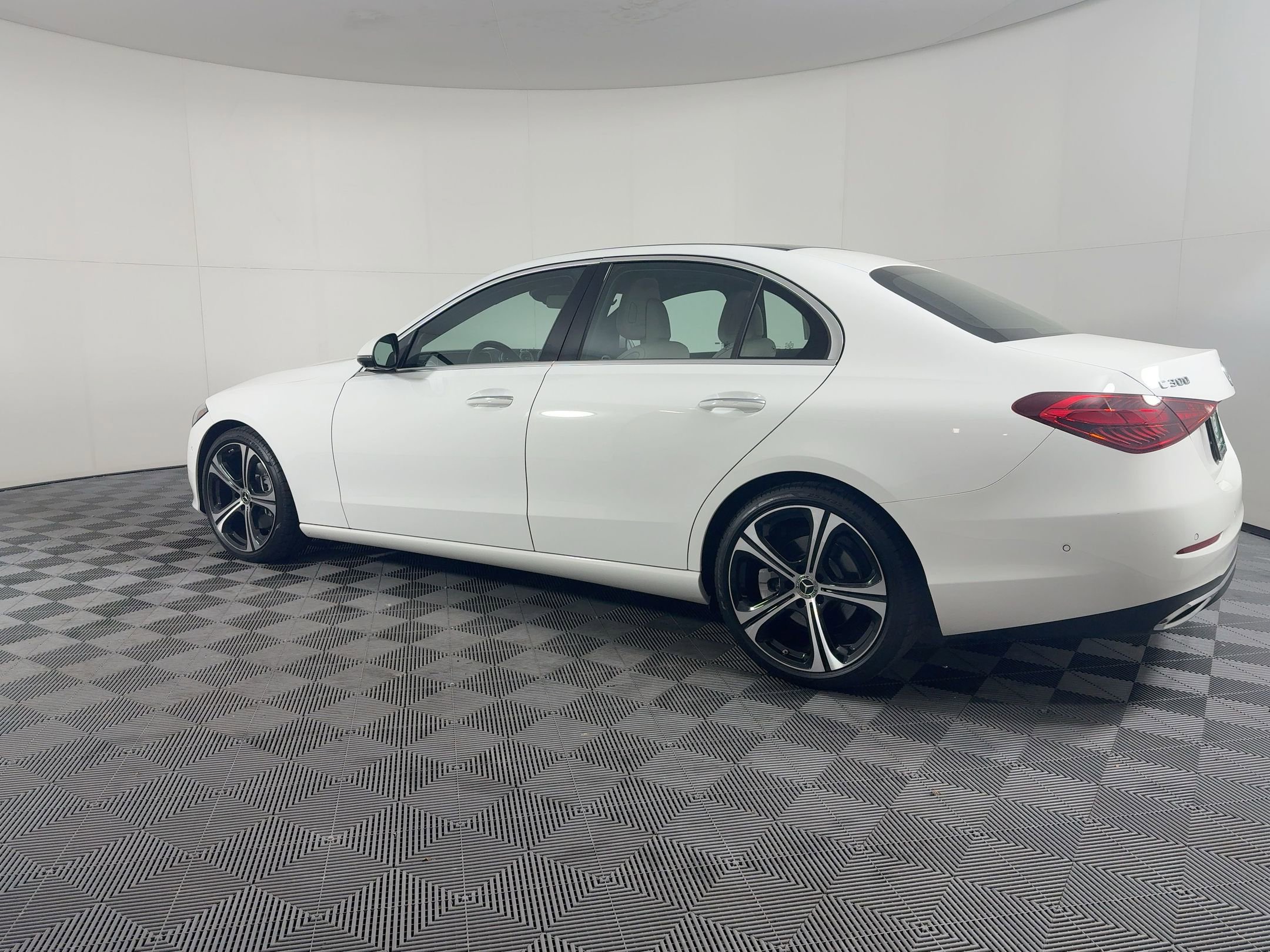 Used 2023 Mercedes-Benz C 300 C 300 image 3