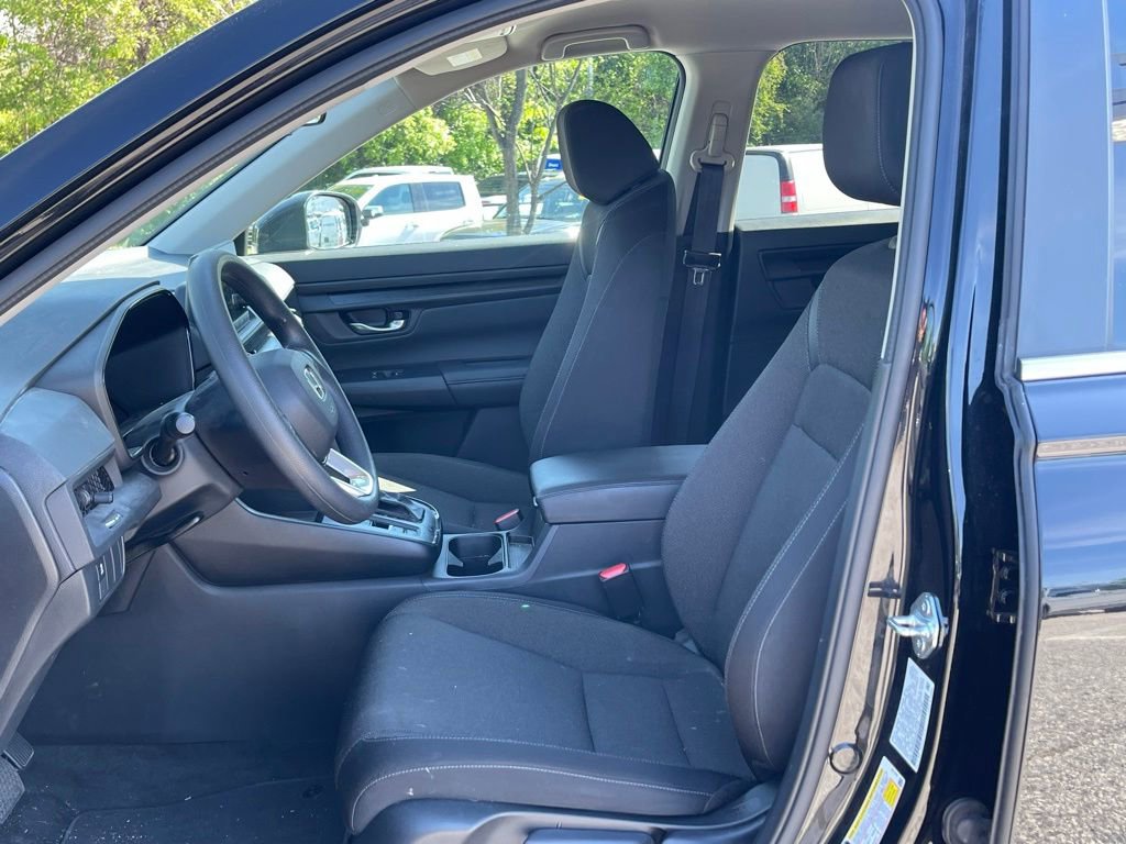 Used 2025 Honda CR-V LX image 9
