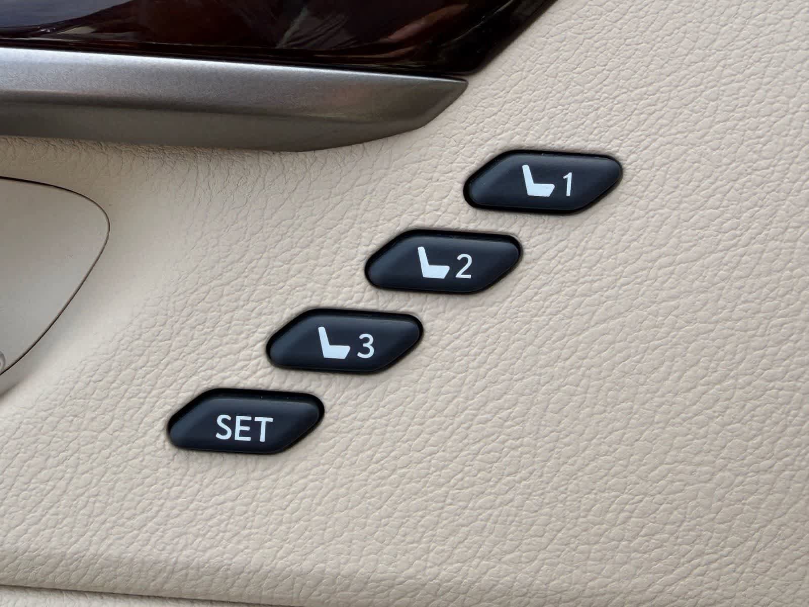 Used 2013 Lexus ES 350 w/ Premium Pkg FWD image 17