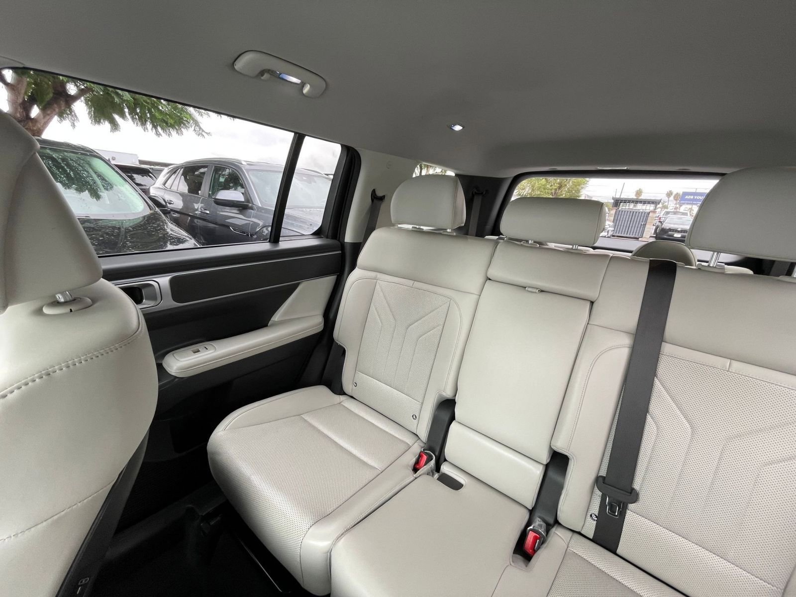 Used 2025 Hyundai Santa Fe SEL image 39