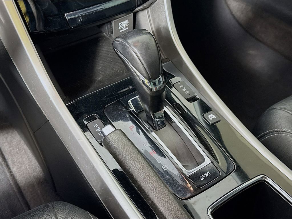 Used 2017 Honda Accord Touring image 21