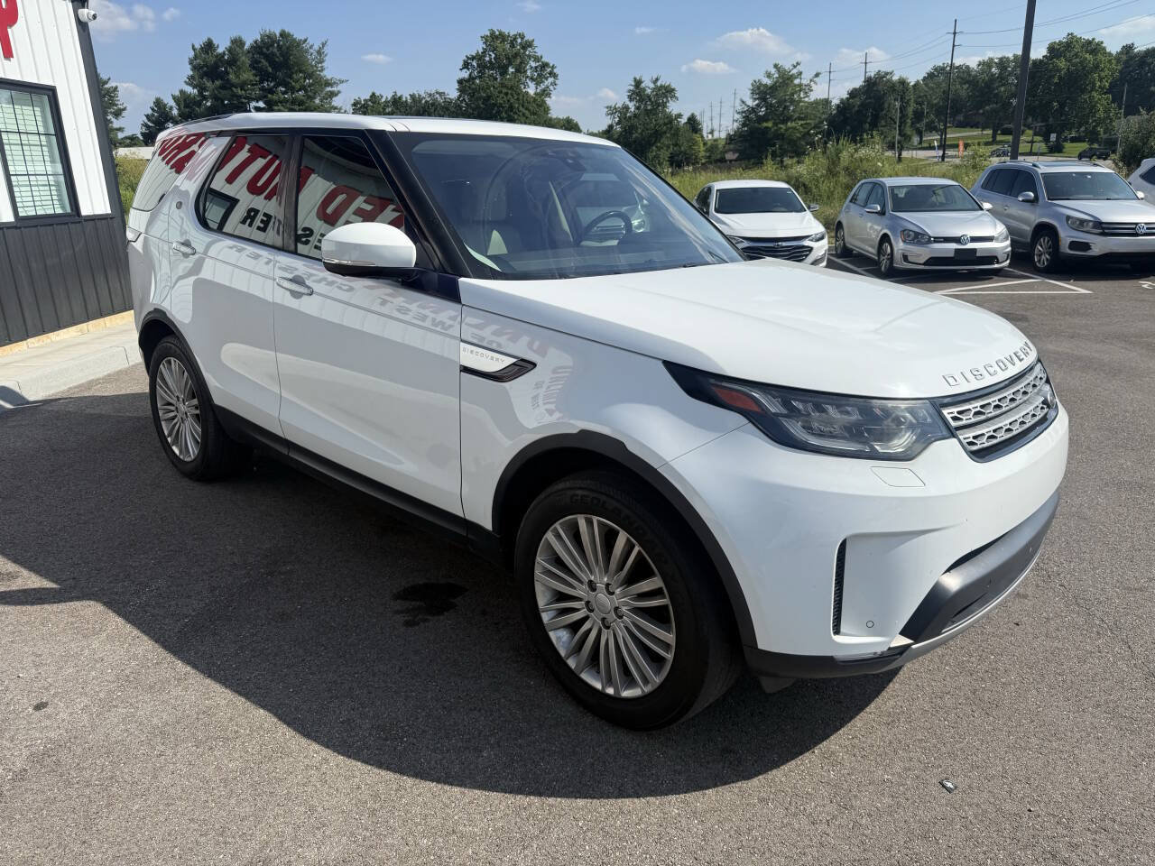 Used 2017 Land Rover Discovery HSE Luxury AWD/4WD image 5