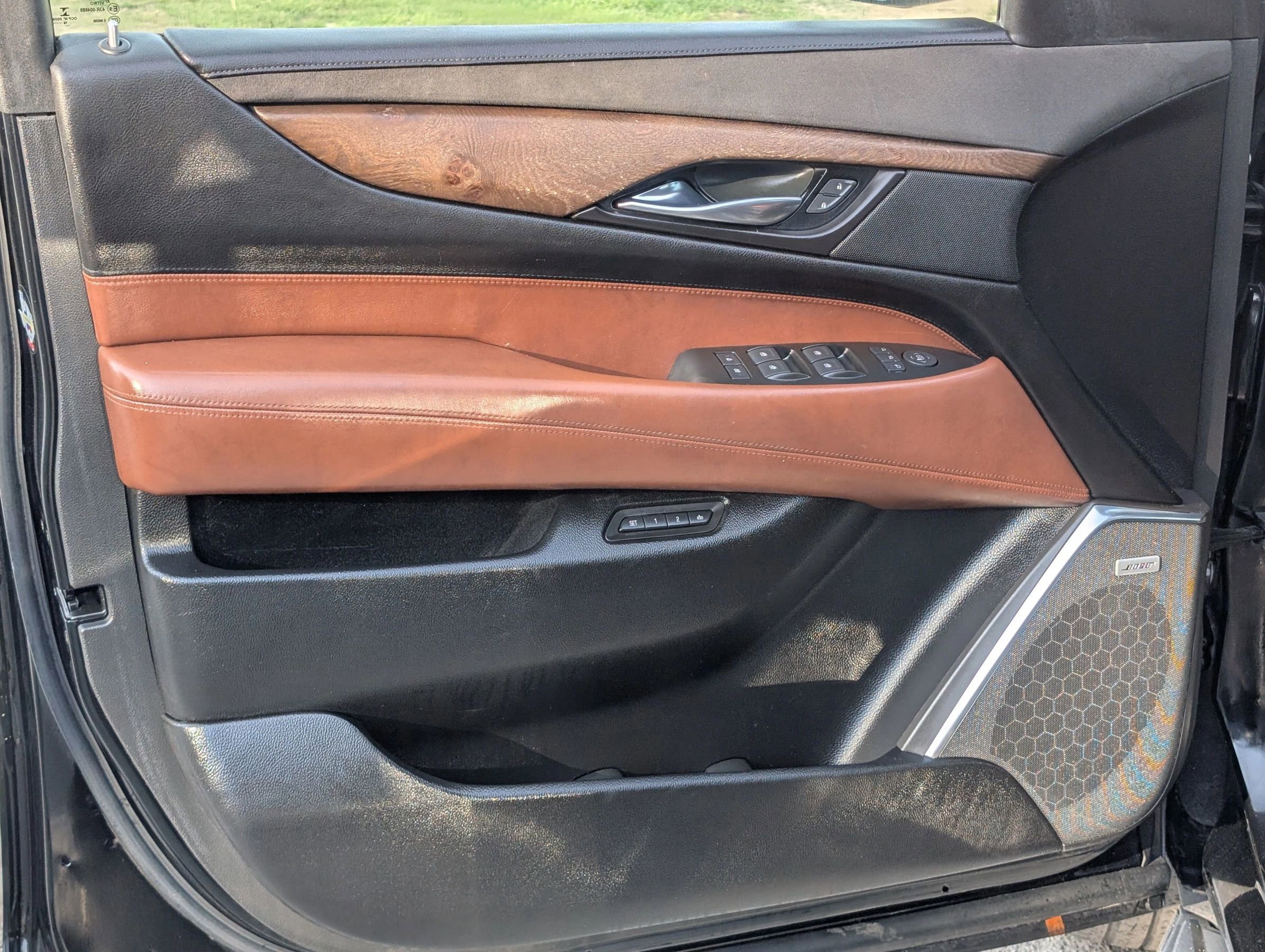 Used 2016 Cadillac Escalade Luxury image 20