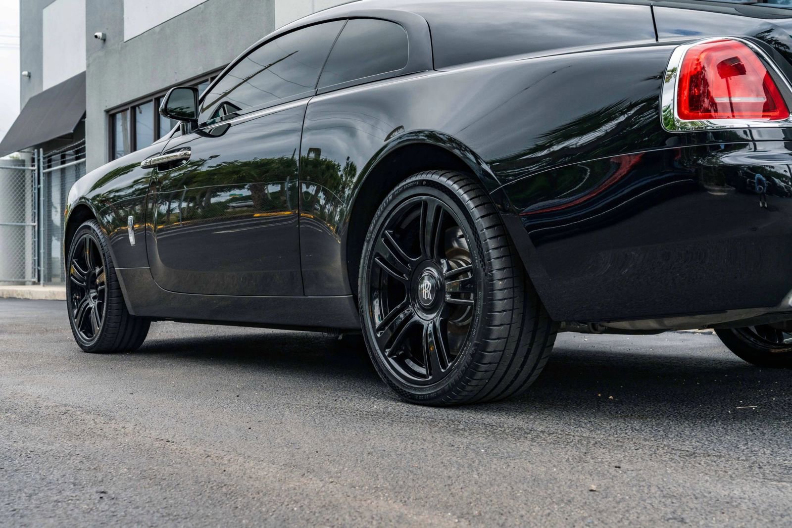 Used 2015 Rolls-Royce Wraith RWD image 9