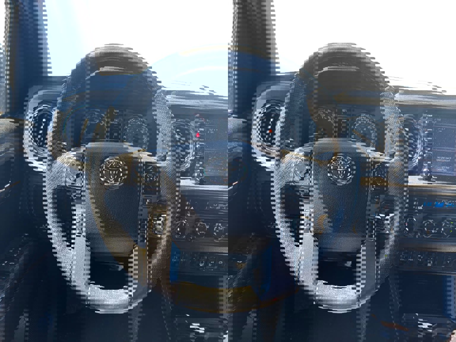 Used 2021 Toyota Tacoma TRD Off-Road w/ Technology Package AWD/4WD image 7