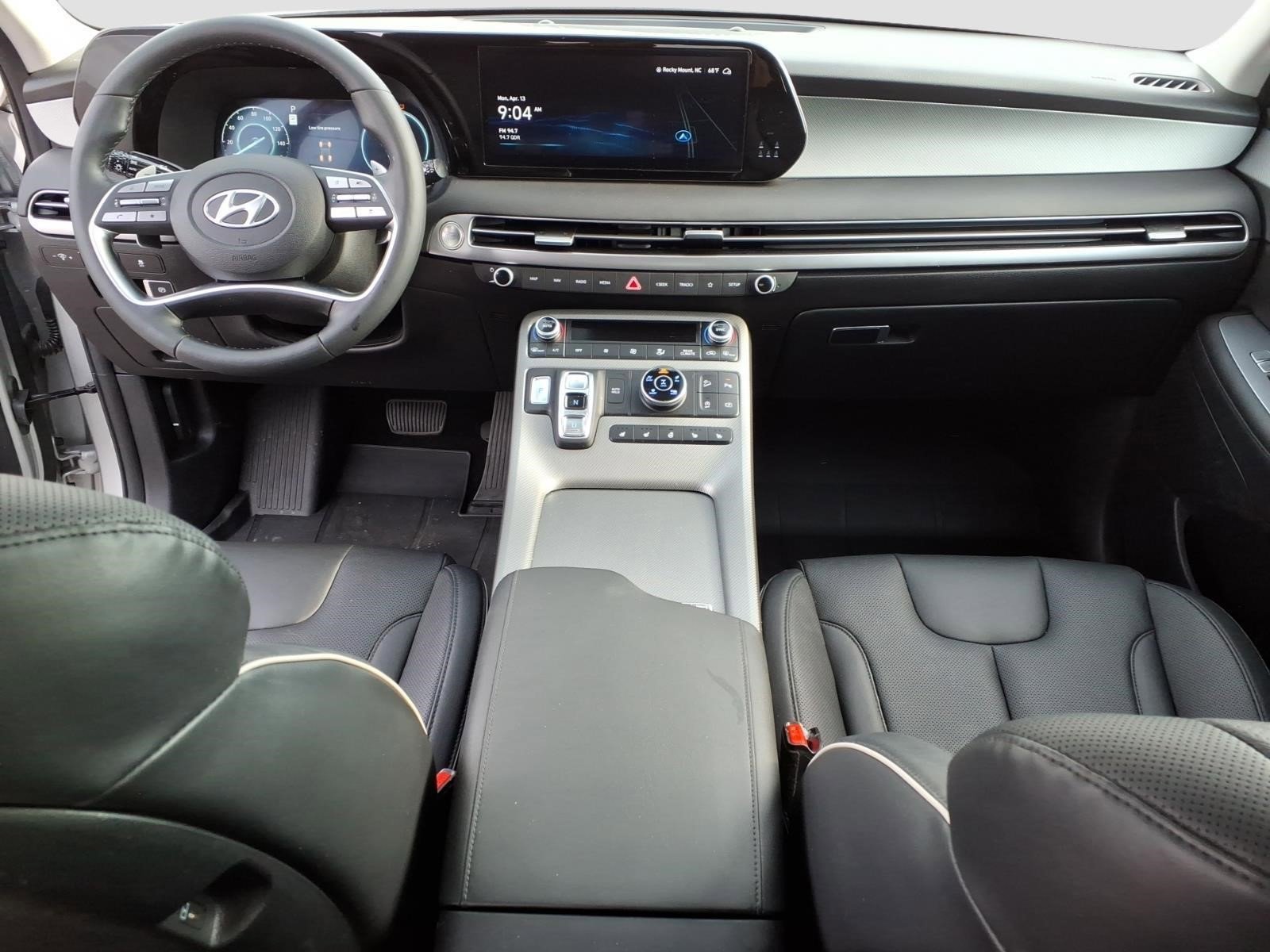 Used 2024 Hyundai Palisade SEL w/ Premium Package image 11