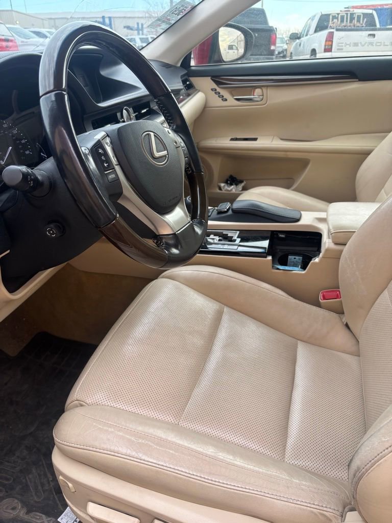 Used 2015 Lexus ES 350 w/ Ultra Luxury Package image 11