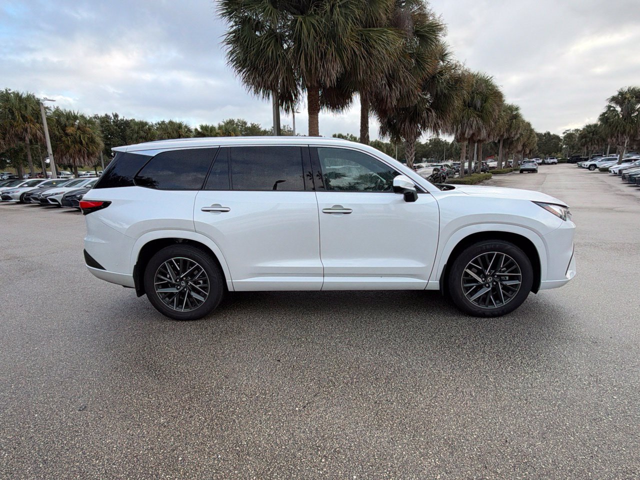 Used 2026 Lexus TX 350 AWD w/ Technology Package image 4