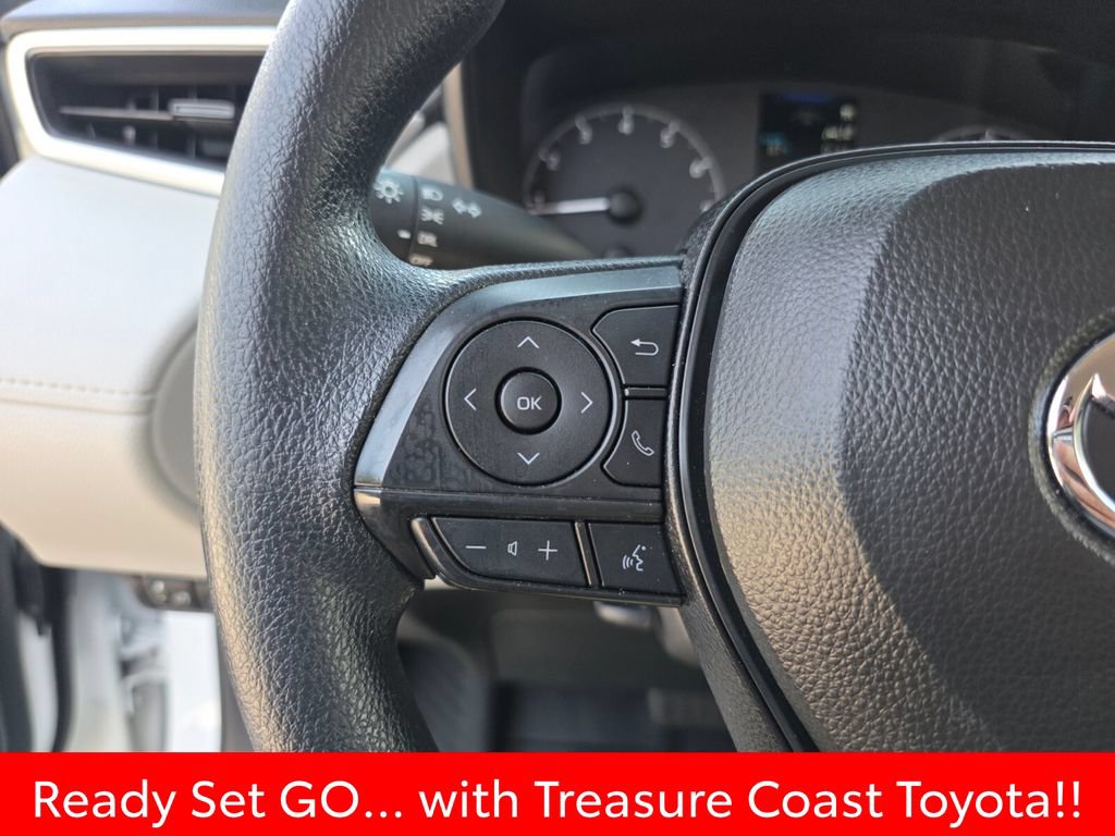 Certified 2025 Toyota Corolla Cross L FWD image 31