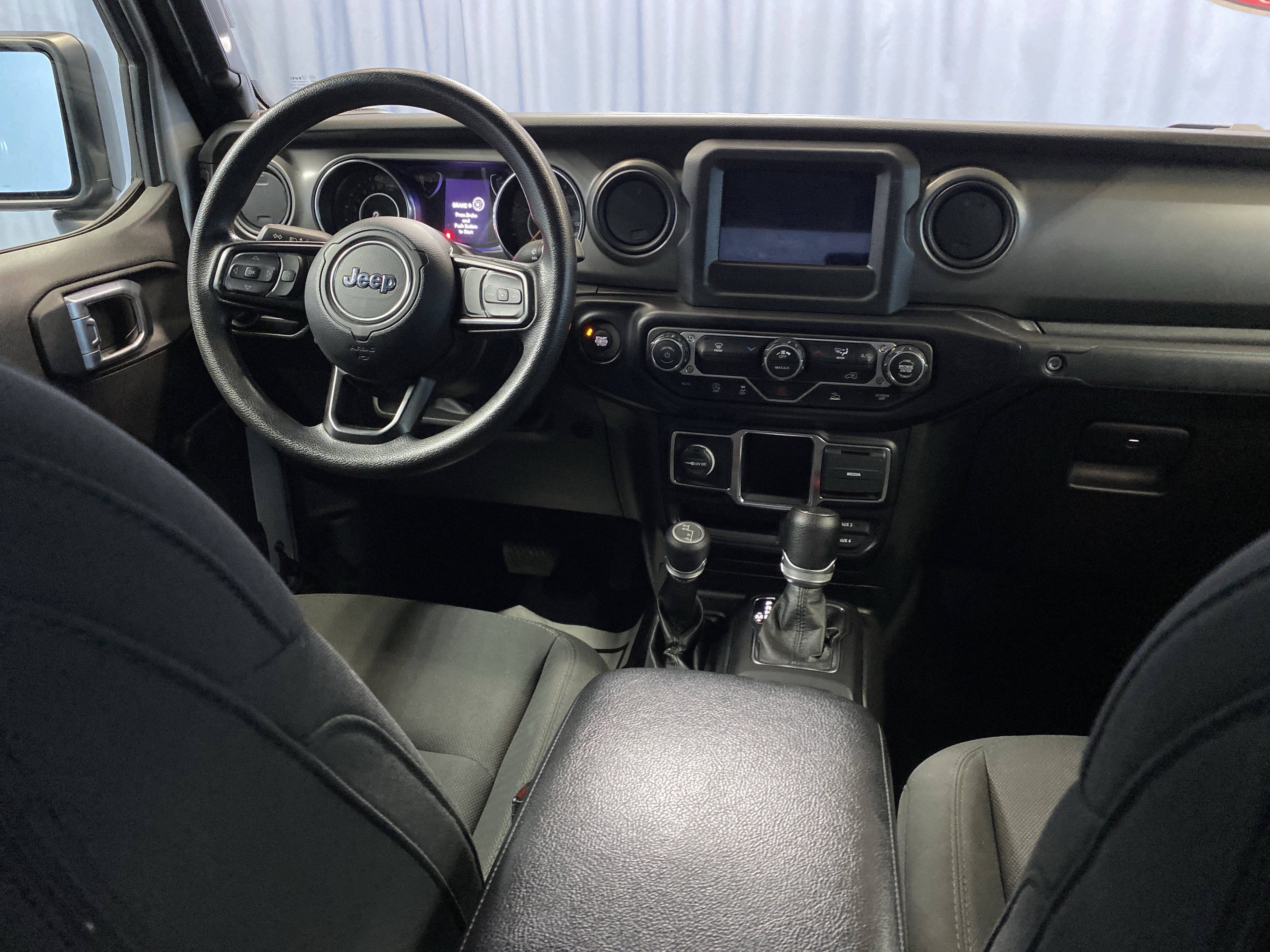 Certified 2022 Jeep Gladiator Sport image 40