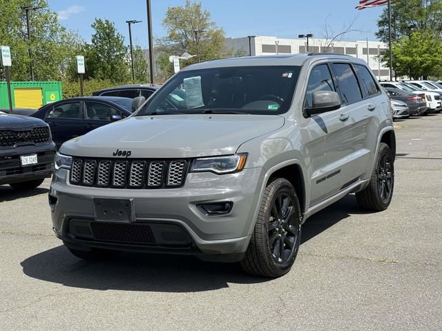 Used 2020 Jeep Grand Cherokee Altitude AWD/4WD image 5