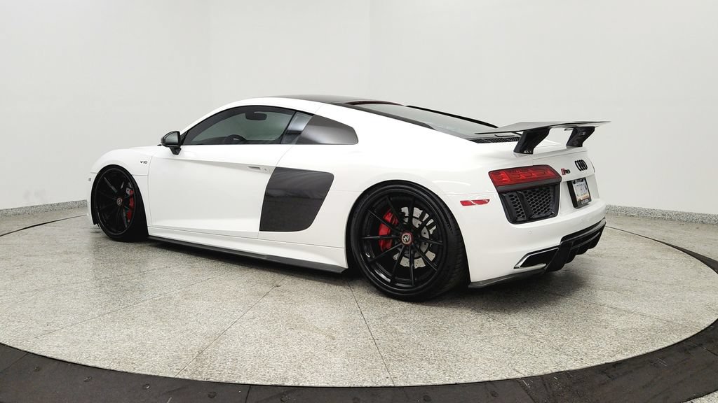 Used 2017 Audi R8 V10 w/ Carbon Exterior Package AWD/4WD image 3
