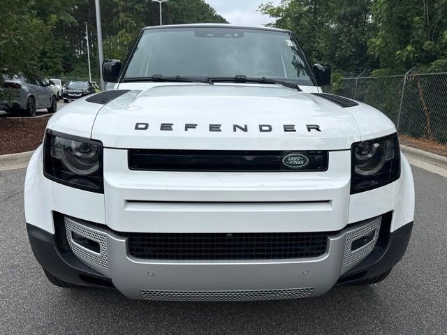 Used 2025 Land Rover Defender 110 S AWD/4WD image 2