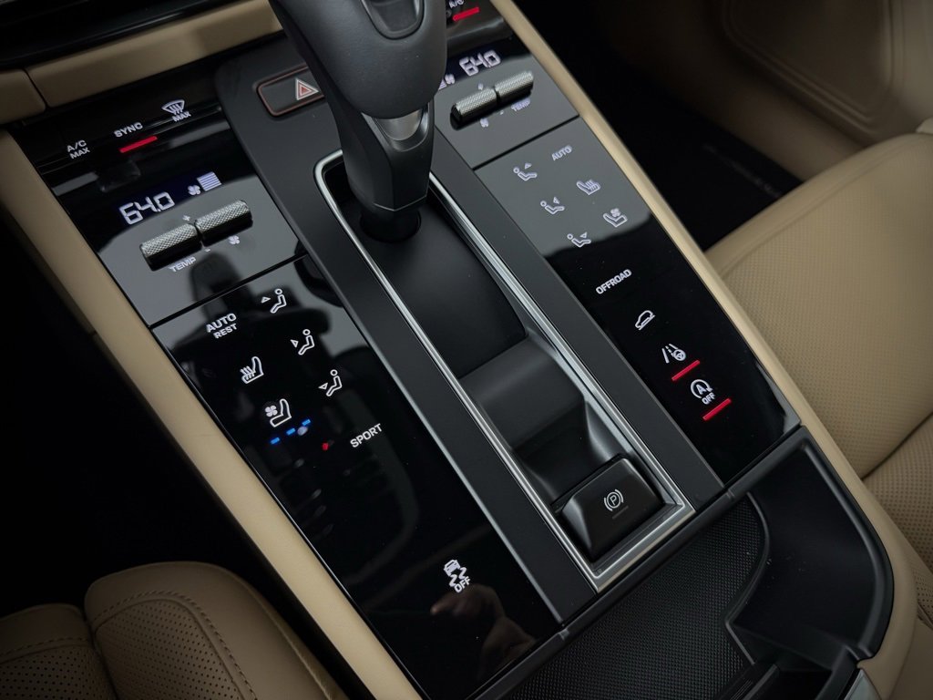 New 2025 Porsche Macan image 27