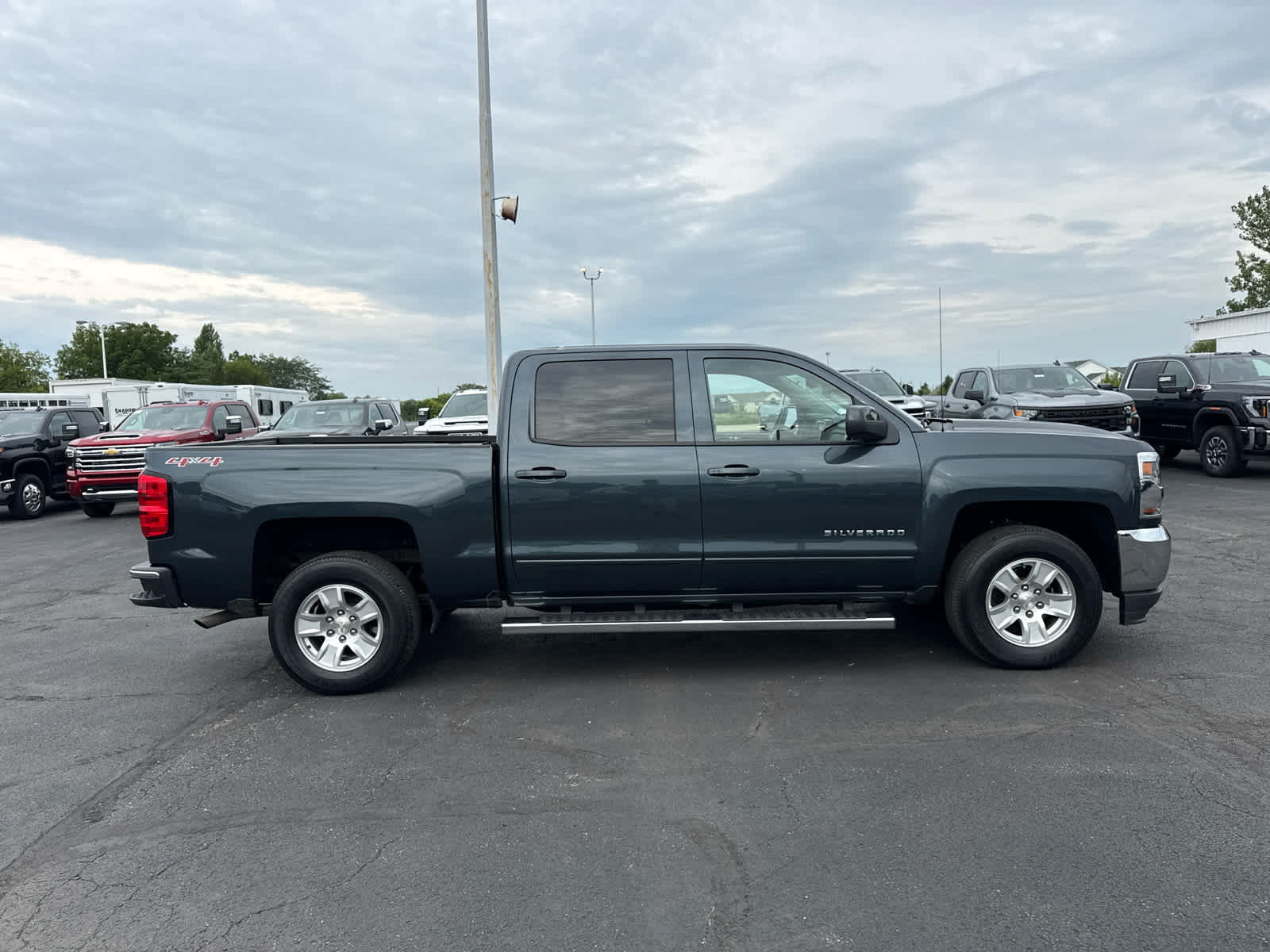 Certified 2017 Chevrolet Silverado 1500 LT w/ All Star Edition AWD/4WD image 6