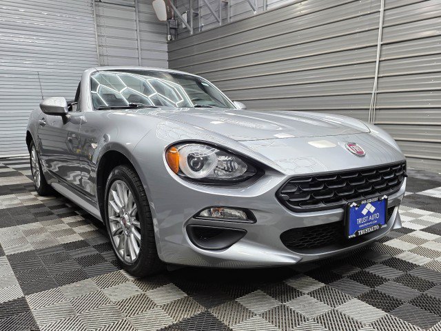 Used 2017 FIAT 124 Spider Classica RWD image 5