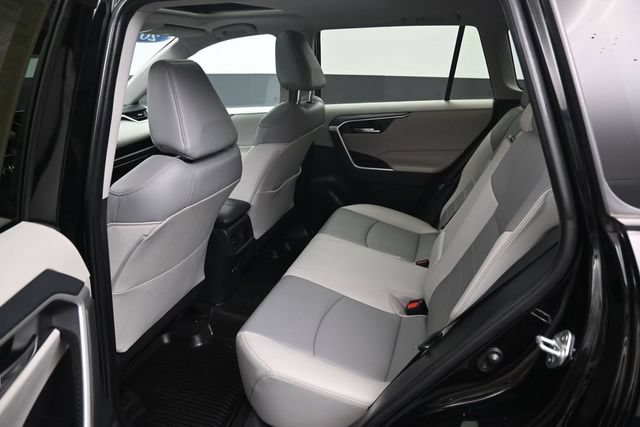 Used 2019 Toyota RAV4 XLE Premium w/ Cold Weather Package AWD/4WD image 10