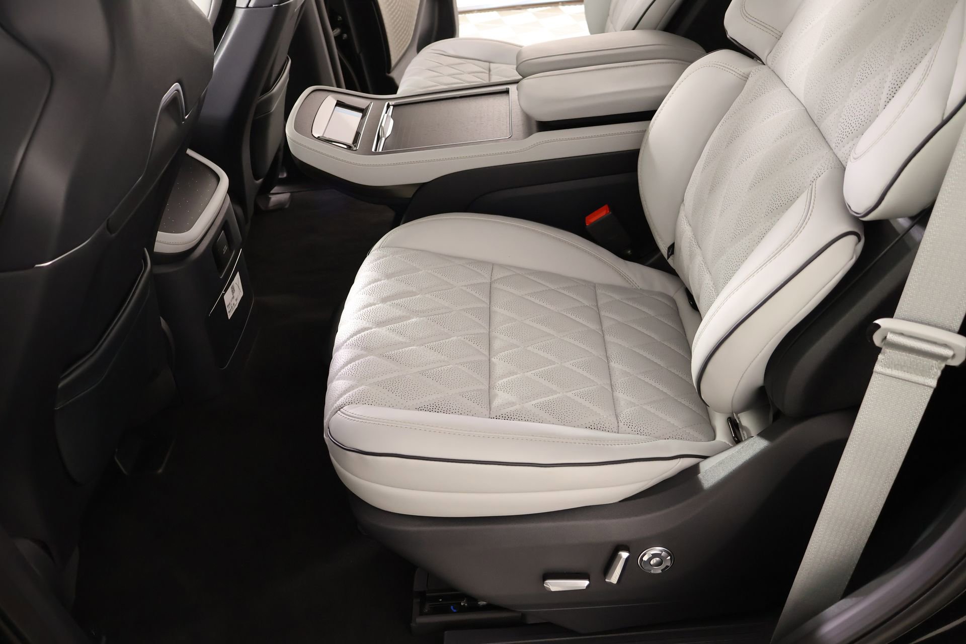 New 2026 Lincoln Navigator Black Label image 12