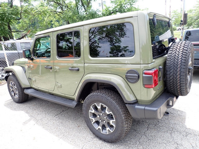New 2026 Jeep Wrangler Unlimited Sahara AWD/4WD image 3