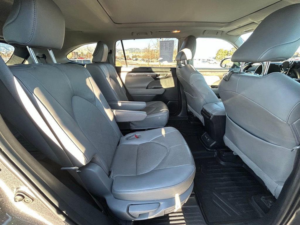 Used 2022 Toyota Highlander Platinum image 31