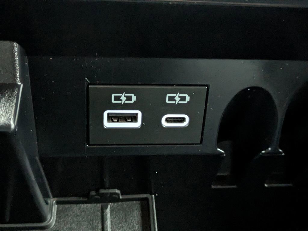 Used 2025 Toyota Tundra SR5 AWD/4WD image 24