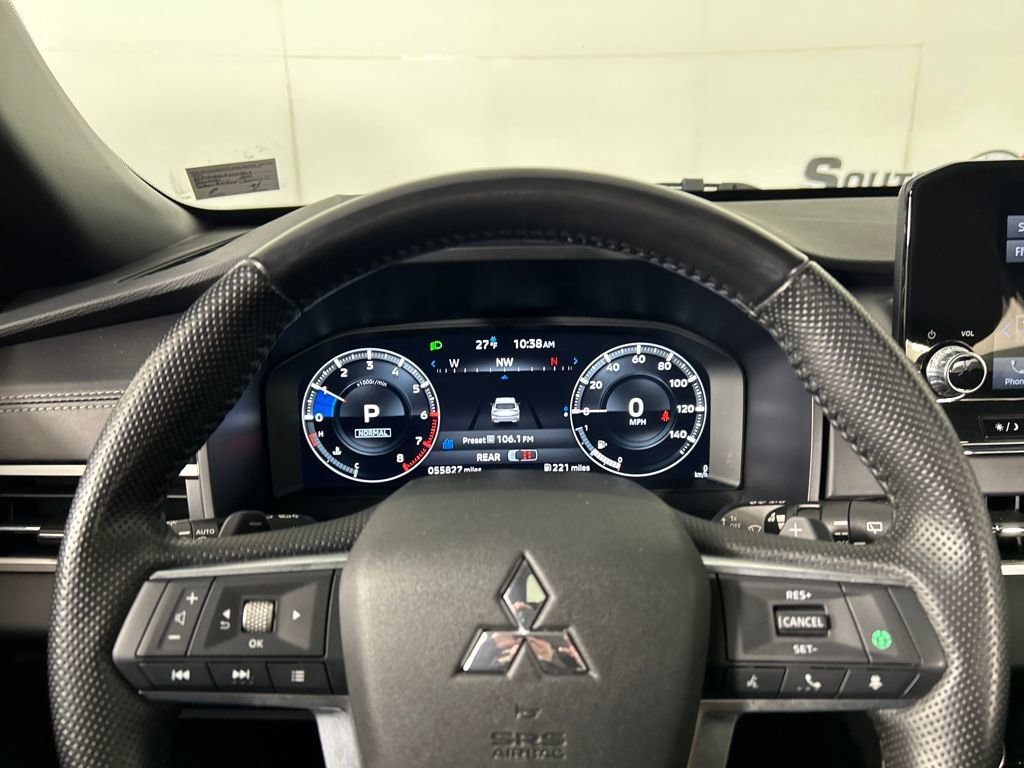 Used 2024 Mitsubishi Outlander SE Black Edition image 12