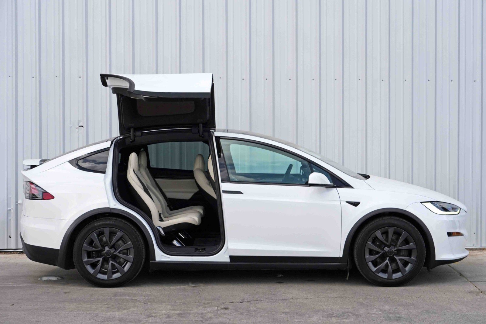 Used 2022 Tesla Model X Plaid image 56