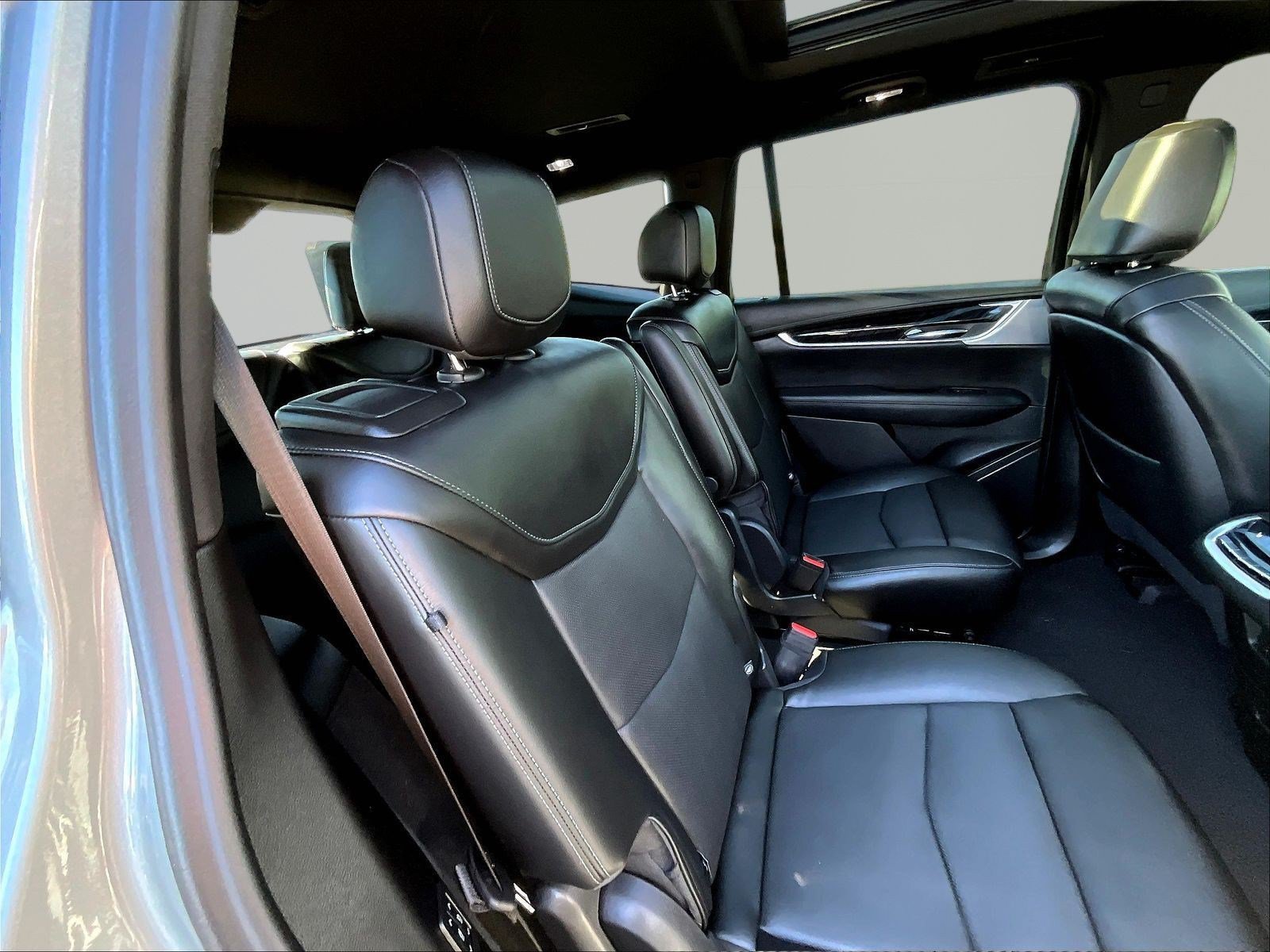 Used 2025 Cadillac XT6 Premium Luxury w/ LPO, Floor Liner Package AWD/4WD image 24